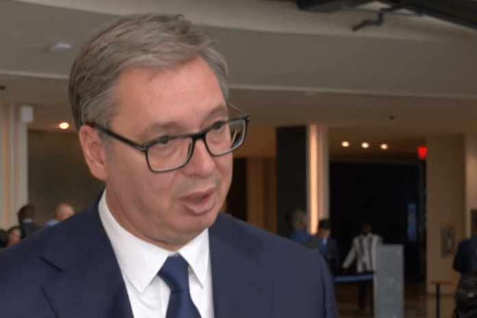 vucic-docekao-srpske-boksere:-predsednik-srbije-primio-osvajace-medalja-sa-evropskog-prvenstva-u-bugarskoj