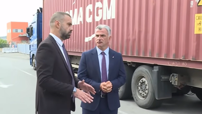 tri-kontejnera-pomoci-iz-beograda-krenula-ka-libanu:-hrana,-cebad-i-filteri-za-vodu-za-raseljene