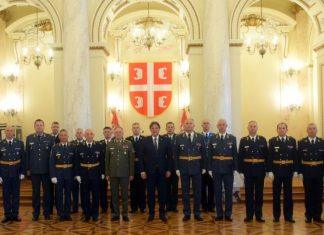 VELIKO PRIZNANjE: Gašić oficirima Vojske Srbije uručio ukaze o unapređenjima i postavljenjima na nove dužnosti (FOTO) veliko-priznanje:-gasic-oficirima-vojske-srbije-urucio-ukaze-o-unapredenjima-i-postavljenjima-na-nove-duznosti-(foto)