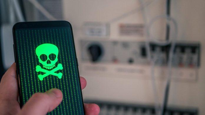 novi-android-bankarski-trojanac-krade-pin-ove-i-moze-da-preuzme-telefon:-siri-se-preko-lazne-aplikacije-za-tv