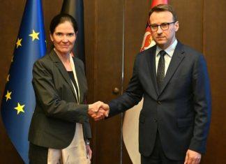 PETKOVIĆ UPOZORIO NOVU NEMAČKU AMBASADORKU: Kurtijev režim hapsi Srbe, ruši imovinu i odbija da formira ZSO petkovic-upozorio-novu-nemacku-ambasadorku:-kurtijev-rezim-hapsi-srbe,-rusi-imovinu-i-odbija-da-formira-zso