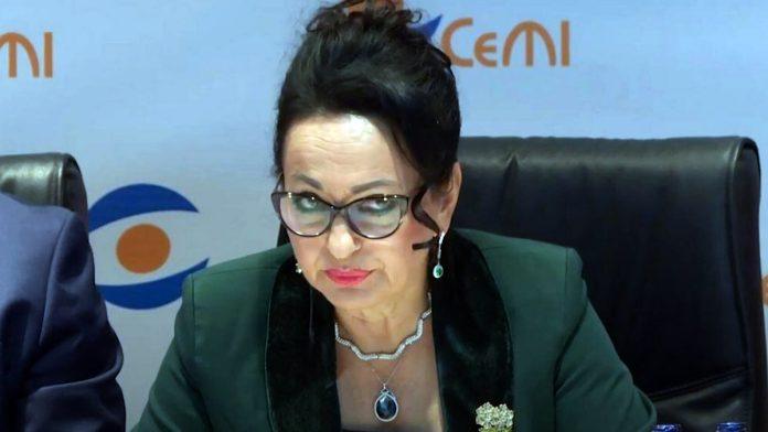 vesna-medenica-polomila-nos-i-povredila-ruku-bivsa-predsednica-vrhovnog-suda-u-crnoj-gori-nakon-pada-prevezena-u-bolnicu,-pa-vracena-u-zatvor