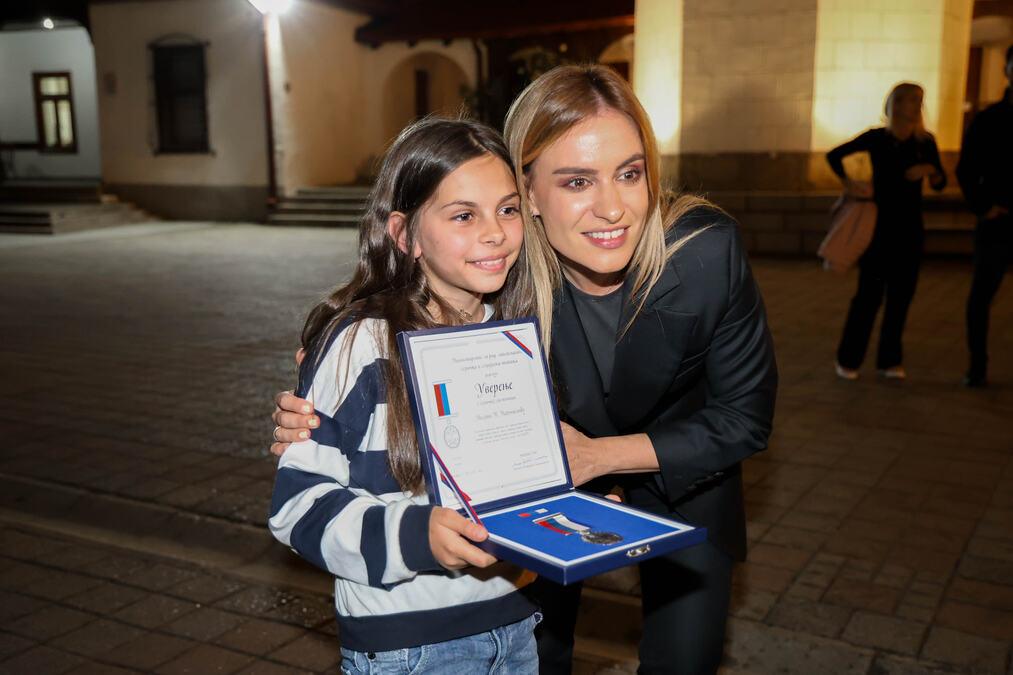 “ovo-je-uvek-bio-junacki-kraj,-drzava-vas-nije-zaboravila!”-ministarka-durdevic-stamenkovski-urucila-boracke-spomenice-u-vranju-i-poslala-mocnu-poruku! “ovo-je-uvek-bio-junacki-kraj,-drzava-vas-nije-zaboravila!”-ministarka-durdevic-stamenkovski-urucila-boracke-spomenice-u-vranju-i-poslala-mocnu-poruku!