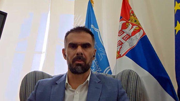 gradonacelnik-novog-sada-zarko-micin-otkrio-skandalozno-ponasanje-blokadera-vredao-i-pretio-zaposlenima-i-zenama-u-hercegovackoj-kuci;-evo-zbog-cega-su-upucene