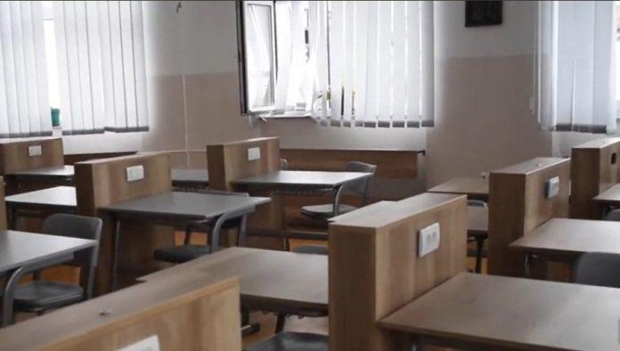 seselj-o-divljanju-blokadera:-stati-na-kraj-mitinzima-po-skolskim-dvoristima