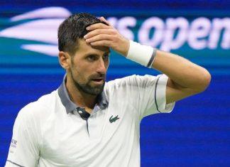 Skandal: Novak Đoković pogođen u glavu dok je delio autograme! (VIDEO) skandal:-novak-dokovic-pogoden-u-glavu-dok-je-delio-autograme!-(video)