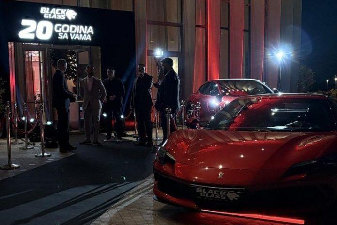 zbog-ovoga-je-black-glass-izbor-poznatih!-od-garaze-od-30-kvadrata-do-92.500-automobila-–-20-godina-uspesnog-rada!
