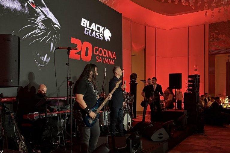 lexington-bend-uvelicao-veliki-jubilej-kompanije-black-glass!-glamurozna-noc-u-beogradu-koja-ce-se-dugo-pamtiti!-(video) lexington-bend-uvelicao-veliki-jubilej-kompanije-black-glass!-glamurozna-noc-u-beogradu-koja-ce-se-dugo-pamtiti!-(video)