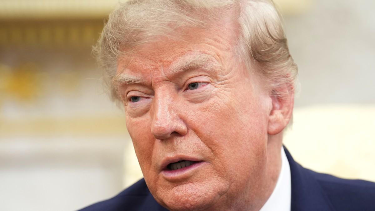 tramp-demantuje-da-je-pitao-si-dinpinga-da-li-zeli-da-kupi-americko-oruzje tramp-demantuje-da-je-pitao-si-dinpinga-da-li-zeli-da-kupi-americko-oruzje
