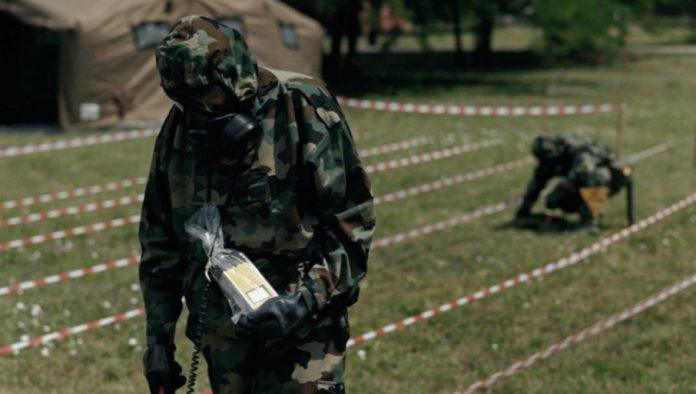 vojska-je-i-tamo-gde-se-opasnost-ne-vidi:-u-novoj-epizodi-“u-stroju”-–-u-abho-jedinicama-vs,-veceras-na-tv-“newsmax-balkans”-u-20.10-casova