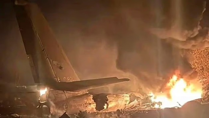 (foto,-video)-srusio-se-ruski-bombarder-koji-nosi-nuklearne-rakete!-vise-ljudi-poginulo,-buknula-ogromna-vatra,-snimci-lede-krv:-otkriven-i-moguci-uzrok