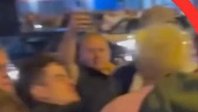 ovo-je-jezivi-snimak-udaranja-aktivistkinje-sns-u-glavu-u-novom-sadu-vucic-se-oglasio:-“pozivam-nase-pristalice-da-im-ne-odgovaraju!”