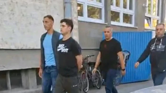 (video)-uhapsen-muskarac-koji-je-pesnicom-udario-ljiljanu-cvjetkovic-(sns)-u-glavu!-obrijao-brkove-i-sakrio-se-u-podrum-porodicnog-doma,-ovako-ga-je-policija-odvela