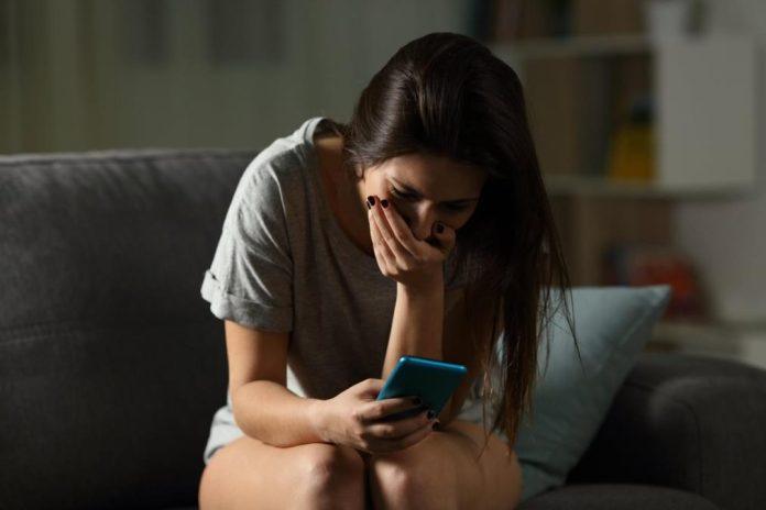 “je-l’-si-joj-rekao-za-nas-ili-i-dalje-glumis-muza?”:-poruka-na-muzevljevom-telefonu-razorila-joj-je-zivot,-a-onda-je-ucinio-nesto-jos-gore