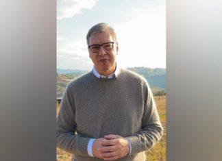 VUČIĆ POSLAO SNAŽNU PORUKU: Odgovornošću, mirom i strpljenjem moramo da pobedimo njihovo nasilje! (VIDEO) vucic-poslao-snaznu-poruku:-odgovornoscu,-mirom-i-strpljenjem-moramo-da-pobedimo-njihovo-nasilje!-(video)