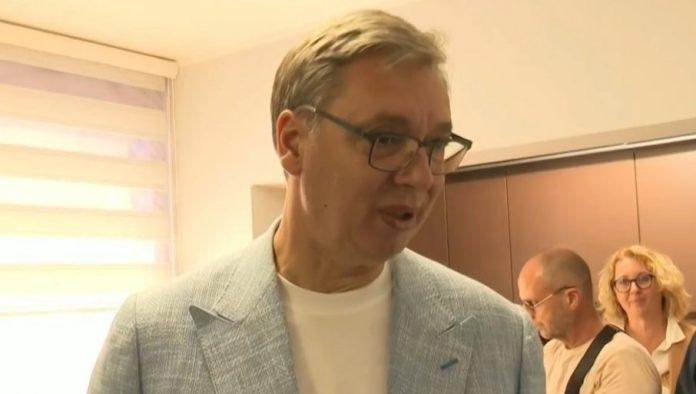 “najvise-verujem-zenama”-vucic-u-starom-slankamenu-o-porodici,-sigurnosti-i-buducnosti-srbije