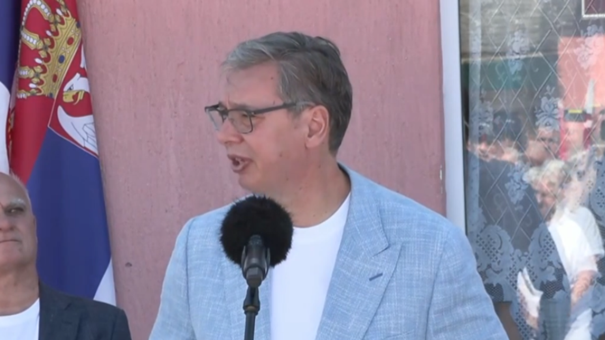 “nudim-duel-njih-4-5-protiv-mene-jednog”-vucic-stigao-u-rumu:-“nas-plan-i-program-cu-izneti-u-subotu,-ovo-su-odsudni-izbori”-(video) “nudim-duel-njih-4-5-protiv-mene-jednog”-vucic-stigao-u-rumu:-“nas-plan-i-program-cu-izneti-u-subotu,-ovo-su-odsudni-izbori”-(video)