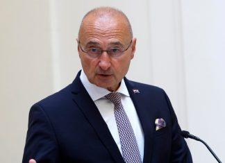 ZAGREB PODIGAO ULOG: Traže 2,7 milijardi dolara ili blokiraju evropski put Crne Gore? zagreb-podigao-ulog:-traze-2,7-milijardi-dolara-ili-blokiraju-evropski-put-crne-gore?