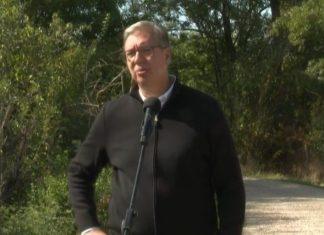 VUČIĆ NASTAVLjA BITKU ZA SRBIJU Sa narodom u Aleksincu – ori se “Aco, Srbine” vucic-nastavlja-bitku-za-srbiju-sa-narodom-u-aleksincu-–-ori-se-“aco,-srbine”