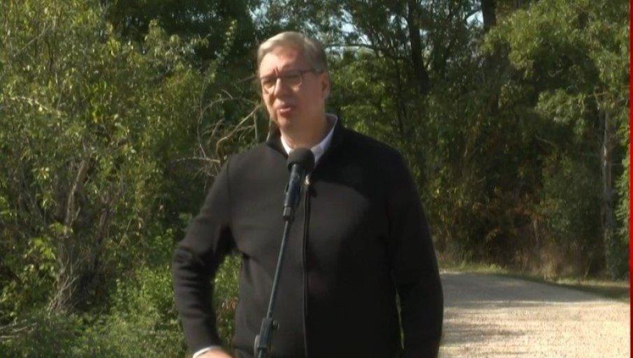 vucic-nastavlja-bitku-za-srbiju-sa-narodom-u-aleksincu-–-ori-se-“aco,-srbine” vucic-nastavlja-bitku-za-srbiju-sa-narodom-u-aleksincu-–-ori-se-“aco,-srbine”