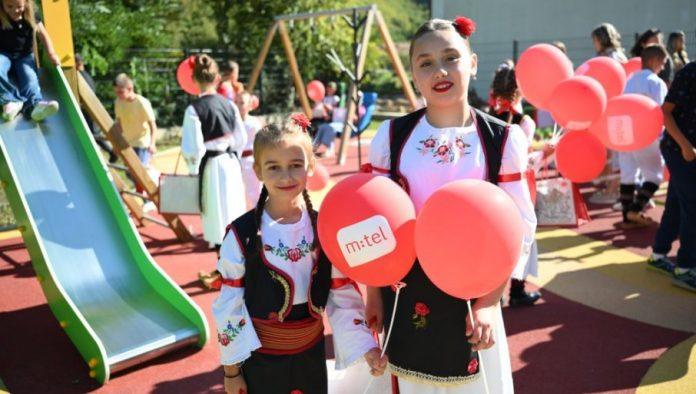 m:tel-i-srbija-ulazu-u-buducnost-srpske:-otvoren-deciji-vrtic,-najavljena-izgradnja-gradskog-trga
