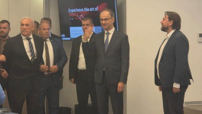 macut-posetio-naucno-tehnoloski-park:-predstavljene-domace-inovacije-u-oblasti-nauke-i-robotike(foto/video)