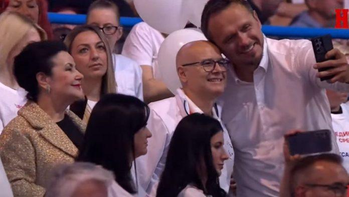 snezana-savic-u-publici-u-areni:-pevacica-stigla-na-veliki-skup-da-pruzi-podrsku-aleksandru-vucicu!