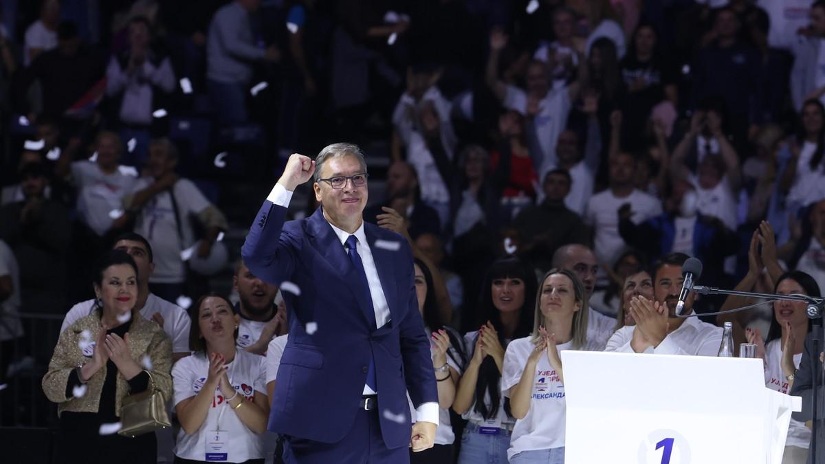 “necu-dozvoliti-da-nam-skole-i-fakulteti-budu-opstinski-odbori-politickih-stranaka”-vucic-na-velikom-skupu-sns-u-areni:-“tu-ce-se-zavesti-red-i-disciplina” “necu-dozvoliti-da-nam-skole-i-fakulteti-budu-opstinski-odbori-politickih-stranaka”-vucic-na-velikom-skupu-sns-u-areni:-“tu-ce-se-zavesti-red-i-disciplina”