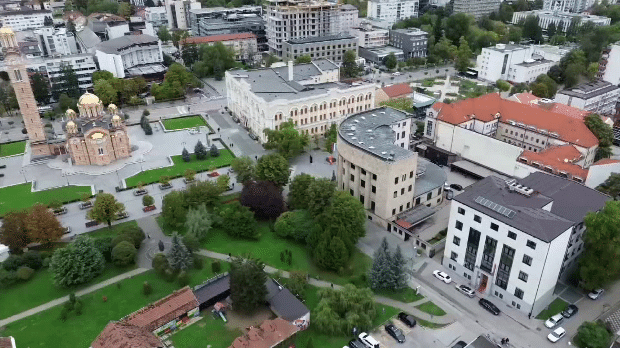 Трка-за-власт-у-БиХ-–-неизвестан-изборни-дан-после-мирне-кампање,-изазов-и-нови-начин-гласања Трка-за-власт-у-БиХ-–-неизвестан-изборни-дан-после-мирне-кампање,-изазов-и-нови-начин-гласања