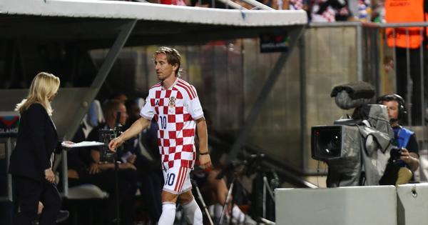 modric-jedva-progovorio-nakon-debakla-protiv-engleske:-prvi-put-u-20-godina-osecam-sramotu modric-jedva-progovorio-nakon-debakla-protiv-engleske:-prvi-put-u-20-godina-osecam-sramotu