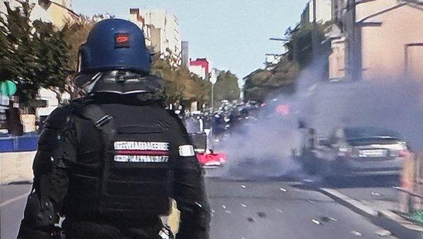 bacacem-plamena-spalio-lice-zeni-tokom-protesta:-protesti-u-francuskoj-izmakli-kontroli bacacem-plamena-spalio-lice-zeni-tokom-protesta:-protesti-u-francuskoj-izmakli-kontroli