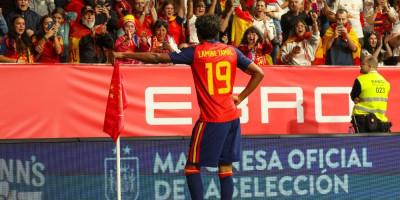 jamal-magijom-zapretio-hrvatima:-spanija-srusila-cesku,-pa-poslala-poruku-bilicu-i-razbijenoj-druzini jamal-magijom-zapretio-hrvatima:-spanija-srusila-cesku,-pa-poslala-poruku-bilicu-i-razbijenoj-druzini