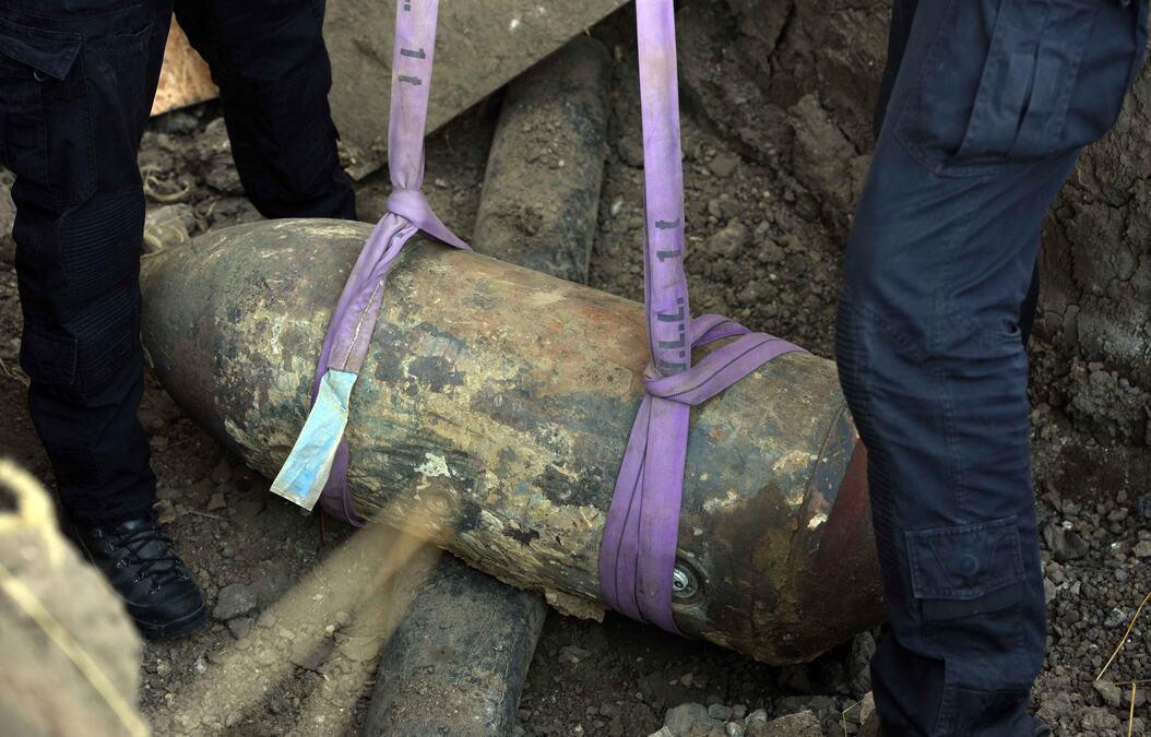 pogledajte-trenutak-eksplozije!-ovako-je-unistena-nemacka-bomba-u-beogradu-iz-aprila-1941!-teska-cetvrt-tone-sa-130-kg-eksploziva-(video) pogledajte-trenutak-eksplozije!-ovako-je-unistena-nemacka-bomba-u-beogradu-iz-aprila-1941!-teska-cetvrt-tone-sa-130-kg-eksploziva-(video)