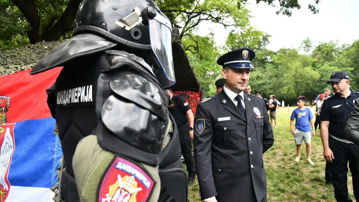 dacic:-veselin-milic-vracen-na-poziciju-pomocnika-direktora-policije dacic:-veselin-milic-vracen-na-poziciju-pomocnika-direktora-policije