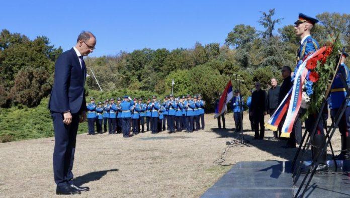 obelezen-dan-secanja-na-stradanje-srba,-roma-i-jevreja-u-jajincima:-prisustvovao-i-premijer-macut-(foto)