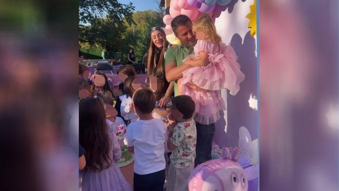 luna-i-marko-danas-slave-cerki-3.-rodendan-mala-lana-u-roze-haljinici-kao-princeza:-ponosni-tata-drzi-slavljenicu-dok-dok-duva-svecice-na-torti