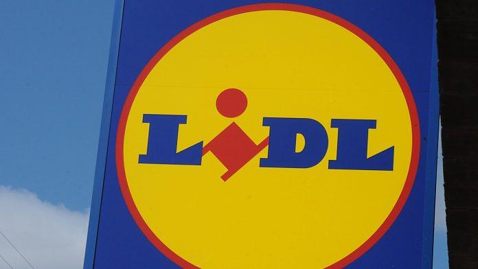 pala-presuda-zbog-omiljenih-papuca:-lidl-mora-odmah-da-izbaci-iz-prodaje-imitaciju-cuvenog-brenda-u-holandiji