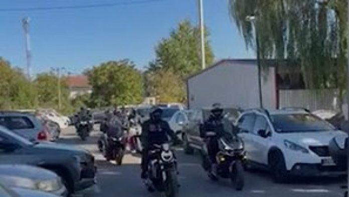 veliko-okupljanje-u-borci!-gradani,-mladi-i-bajkeri-poslali-jasnu-poruku-podrske-listi-“aleksandar-vucic-–-ujedinjena-srbija”-(video)
