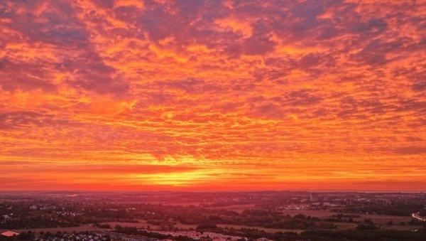upozorenja-na-ekstremne-vrucine-ostaju-na-snazi:-temperature-cak-i-do-40-stepeni-(video) upozorenja-na-ekstremne-vrucine-ostaju-na-snazi:-temperature-cak-i-do-40-stepeni-(video)