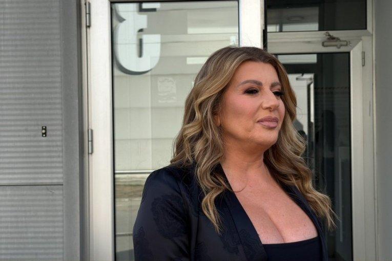 viki-miljkovic-sokirana!-burno-reagovala-na-pitanje-o-“snajki”-–-ovo-se-ne-tolerise!-(video) viki-miljkovic-sokirana!-burno-reagovala-na-pitanje-o-“snajki”-–-ovo-se-ne-tolerise!-(video)