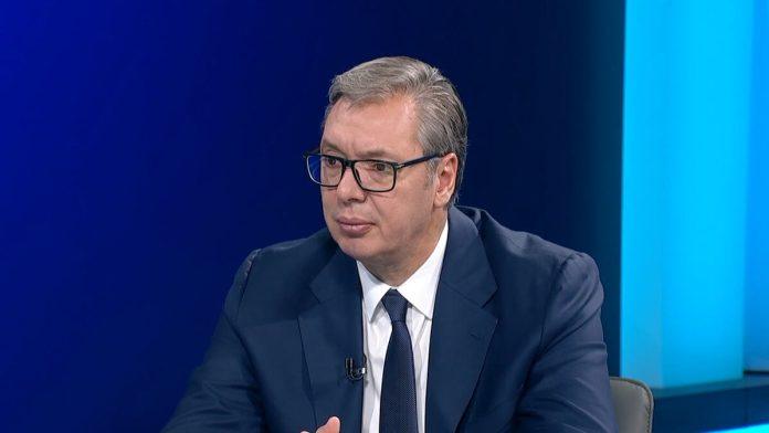 aleksandar-vucic:-“ne-dam-im-da-sruse-srbiju!”-veceras-u-cirilici-od-21-cas-na-tv-prva!