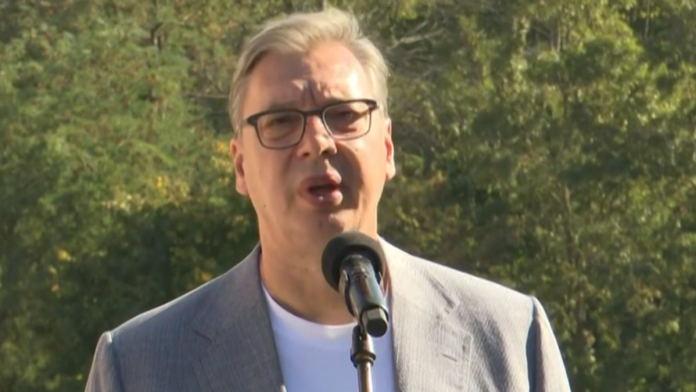 vucic-nastavlja-obilazak-srbije,-stigao-u-jabucje:-“moracemo-to-da-resimo”