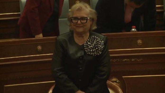 lazna-drzava-dobila-novu-predsednicu:-izabrana-13-minuta-posle-isteka-roka,-prethodno-usvojen-zakon-o-specijalnom-sudu