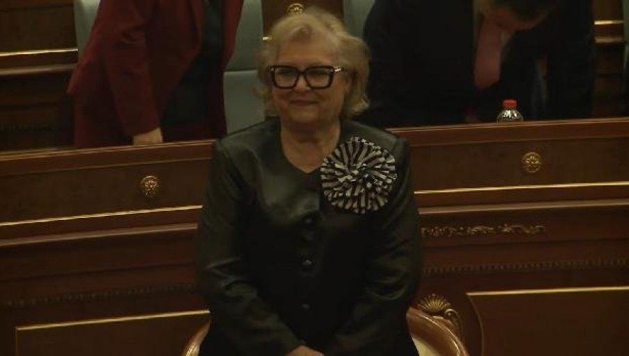 lazna-drzava-dobila-novu-predsednicu:-izabrana-13-minuta-posle-isteka-roka,-prethodno-usvojen-zakon-o-specijalnom-sudu lazna-drzava-dobila-novu-predsednicu:-izabrana-13-minuta-posle-isteka-roka,-prethodno-usvojen-zakon-o-specijalnom-sudu