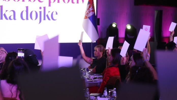 “zene-u-ovoj-zemlji-vode-63-odsto-funkcija”-svetske-liderke-na-okruglom-stolu-u-beogradu-otkrile-lekcije-za-ekonomsko-osnazivanje-zena-(foto)