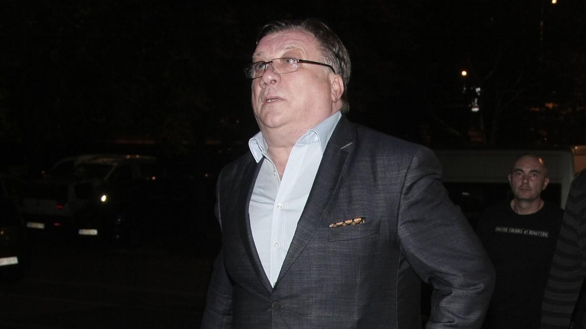 evo-zbog-cega-se-niko-od-poznatih-nije-pojavio-na-pomenu-halidu-beslicu,-dino-otkrio:-“nismo-hteli-da-pravimo-pompu” evo-zbog-cega-se-niko-od-poznatih-nije-pojavio-na-pomenu-halidu-beslicu,-dino-otkrio:-“nismo-hteli-da-pravimo-pompu”
