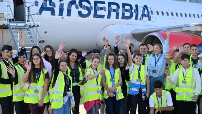 san-im-se-ostvario:-malisani-sa-kosova-i-metohije-prvi-put-leteli-avionom-(foto)
