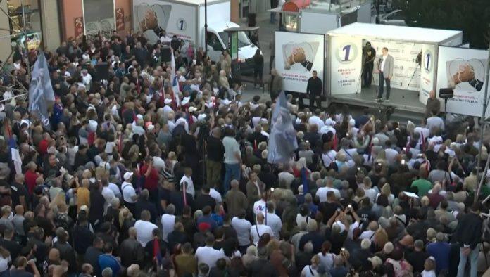 vucic-o-velikom-skupu-u-pancevu:-ne-verujem-da-je-bilo-15.000-ljudi,-kod-nas-vole-da-dodaju-tri-na-karte