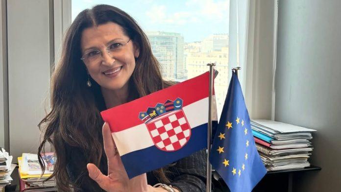 bruka!-hrvatska-evroposlanica-pod-istragom-jer-je-u-strazbur-vodila-sestru-i-prijatelje-o-trosku-eu:-trosili-preko-1.000-evra-za-noc-u-luksuznim-restoranima?!