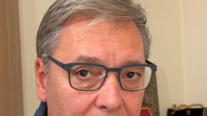“ponosim-se”-vucic-otkrio-sta-je-dobio-od-putina-i-si-dinpinga:-“ovo-prvi-put-pokazujem-u-javnosti”-(video)
